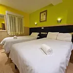 Izar Bat - Auto Check-in * San Sebastián