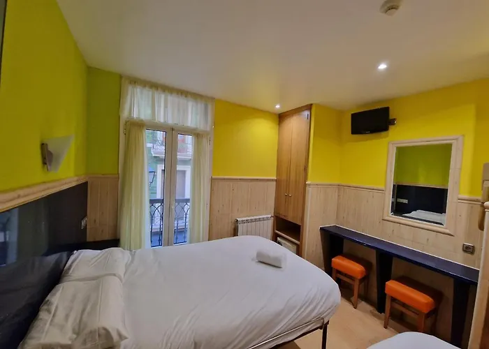 Izar Bat Guest house *