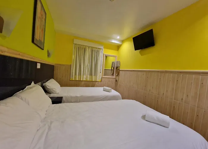 Izar Bat Guest house *