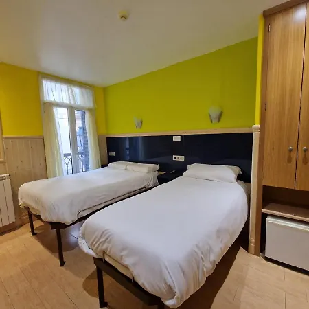 Izar Bat * Сан-Себастьян