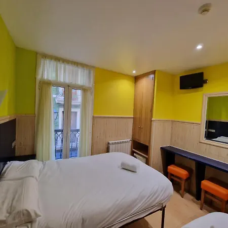 Izar Bat Guest house *