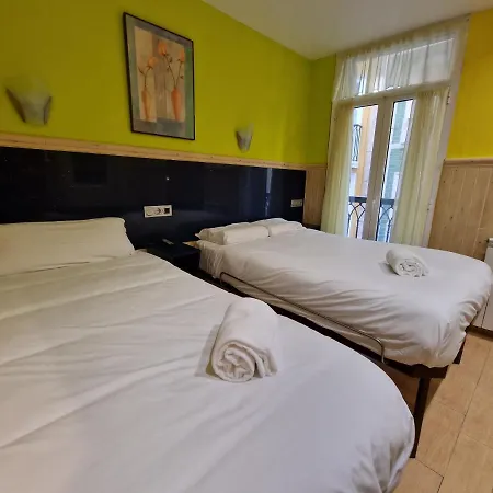 Izar Bat Guest house San Sebastian